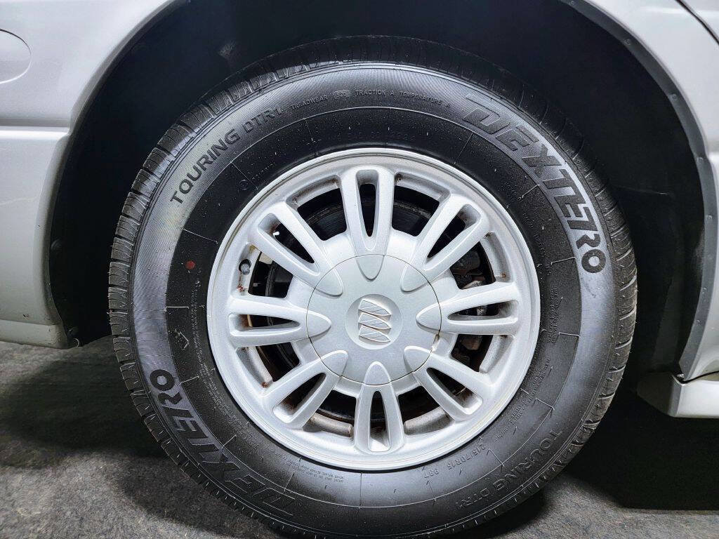 Used 2005 Buick Le Sabre Custom image 13