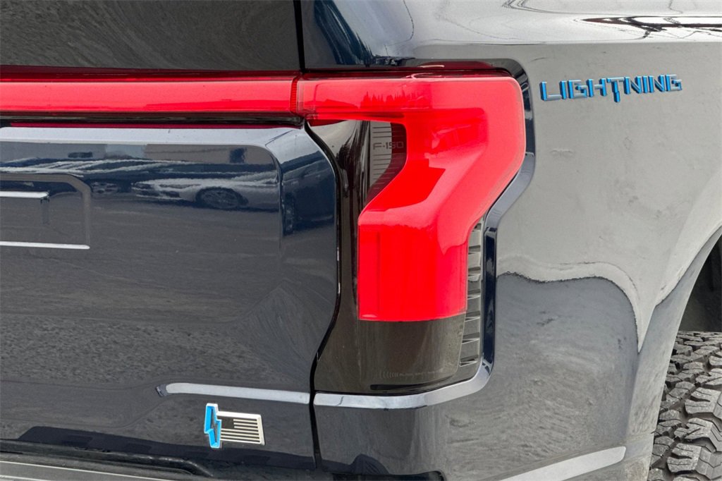 Used 2023 Ford F150 Lightning Lariat image 26