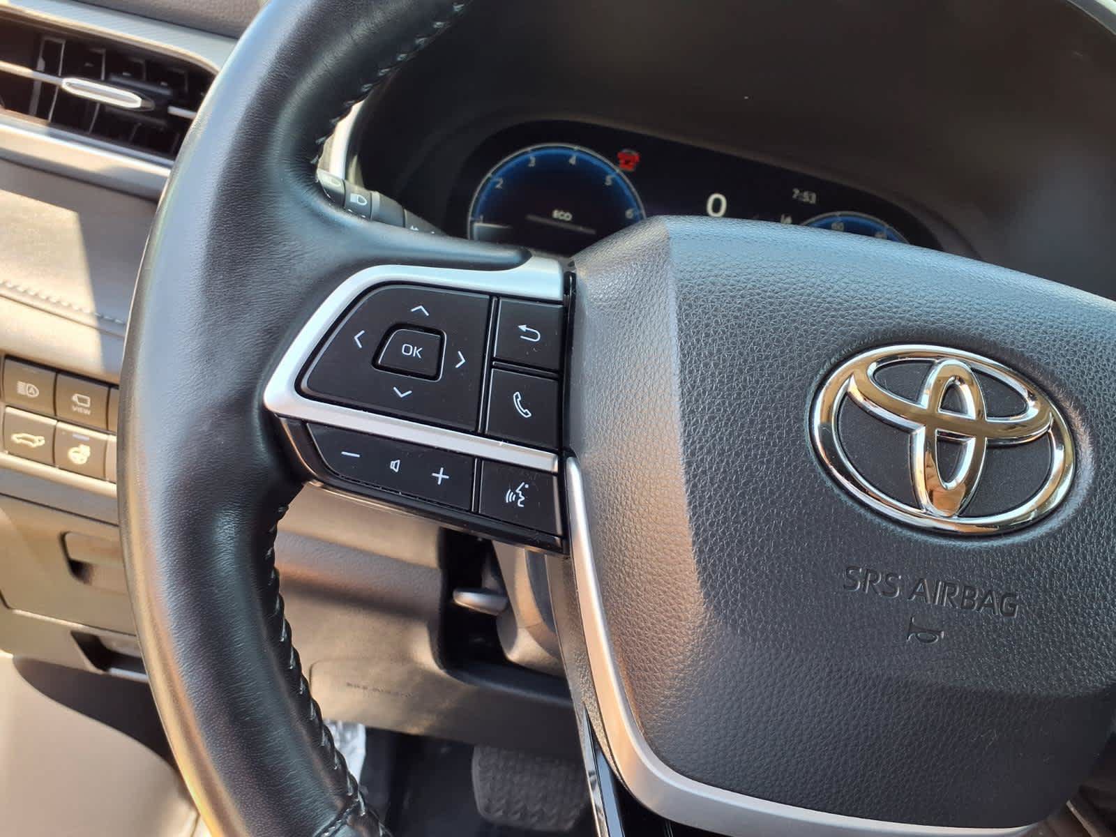 Used 2023 Toyota Highlander Platinum FWD image 23