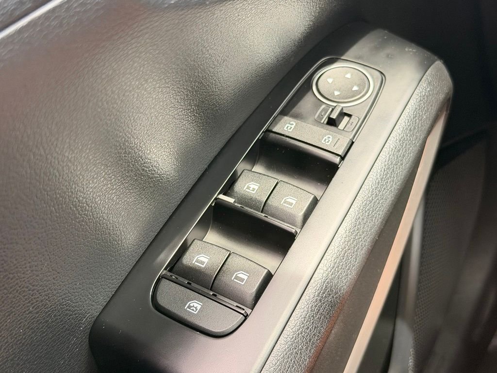 Used 2024 Kia Soul LX w/ Option Group 015 FWD image 25