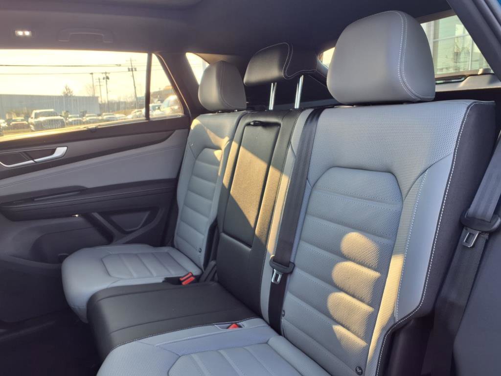 New 2025 Volkswagen Atlas Cross Sport SEL image 10
