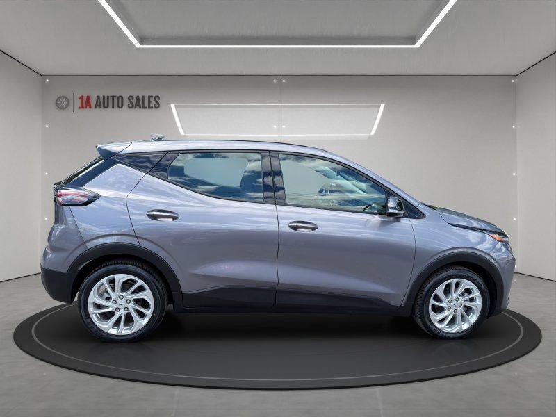 Used 2023 Chevrolet Bolt EUV LT w/ Driver Confidence Package FWD image 6