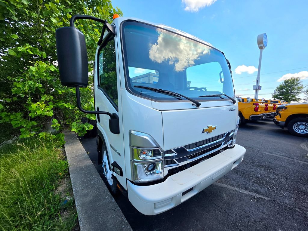Used 2024 Chevrolet Low Cab Forward 5500XG RWD image 4