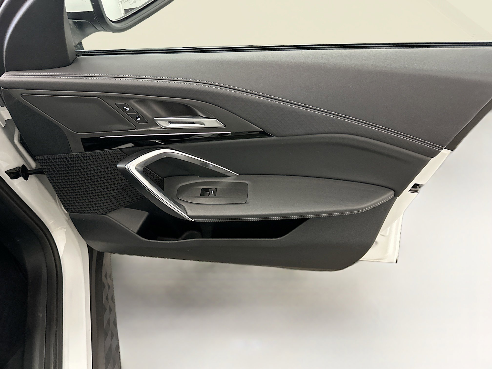 Used 2025 BMW X2 xDrive28i AWD/4WD image 34