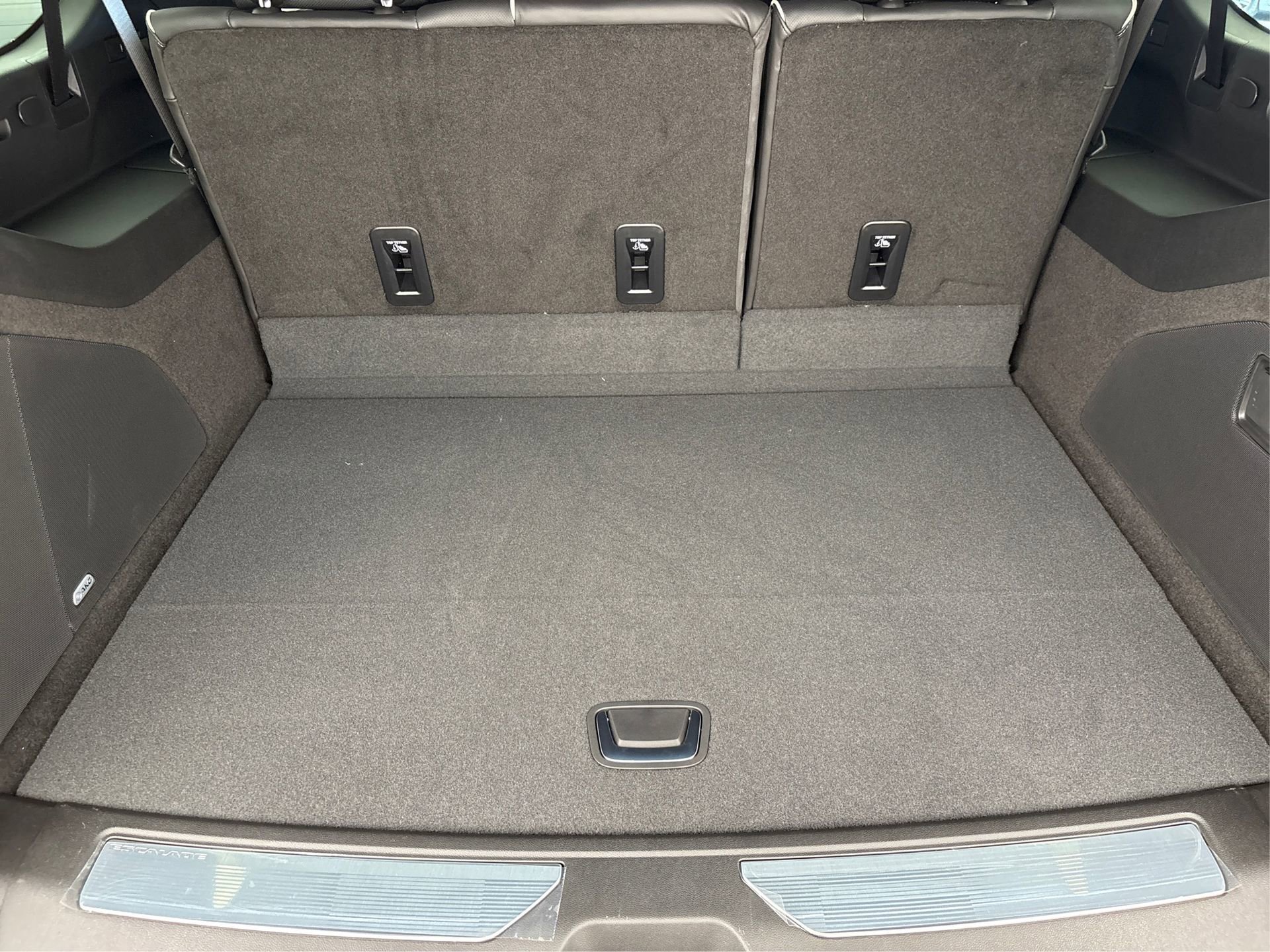 New 2025 Cadillac Escalade ESV Sport Platinum image 11