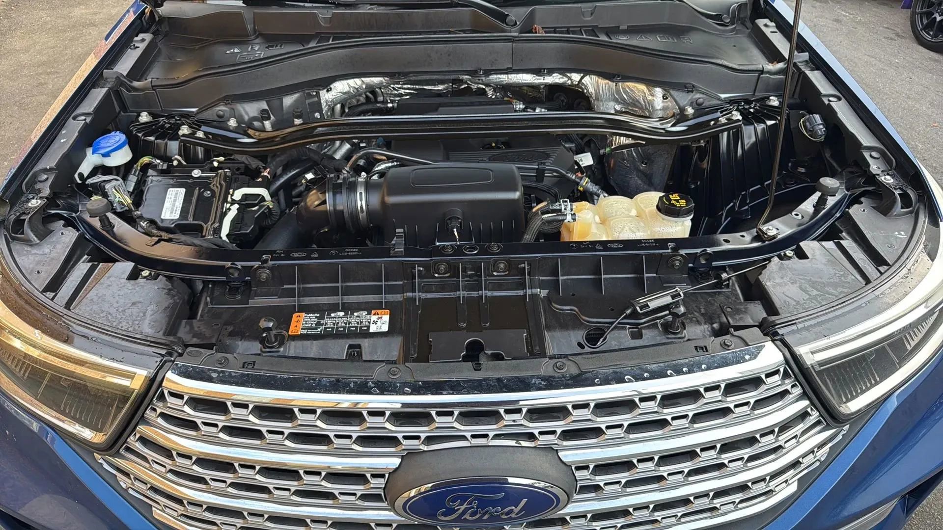 Used 2020 Ford Explorer Limited image 25