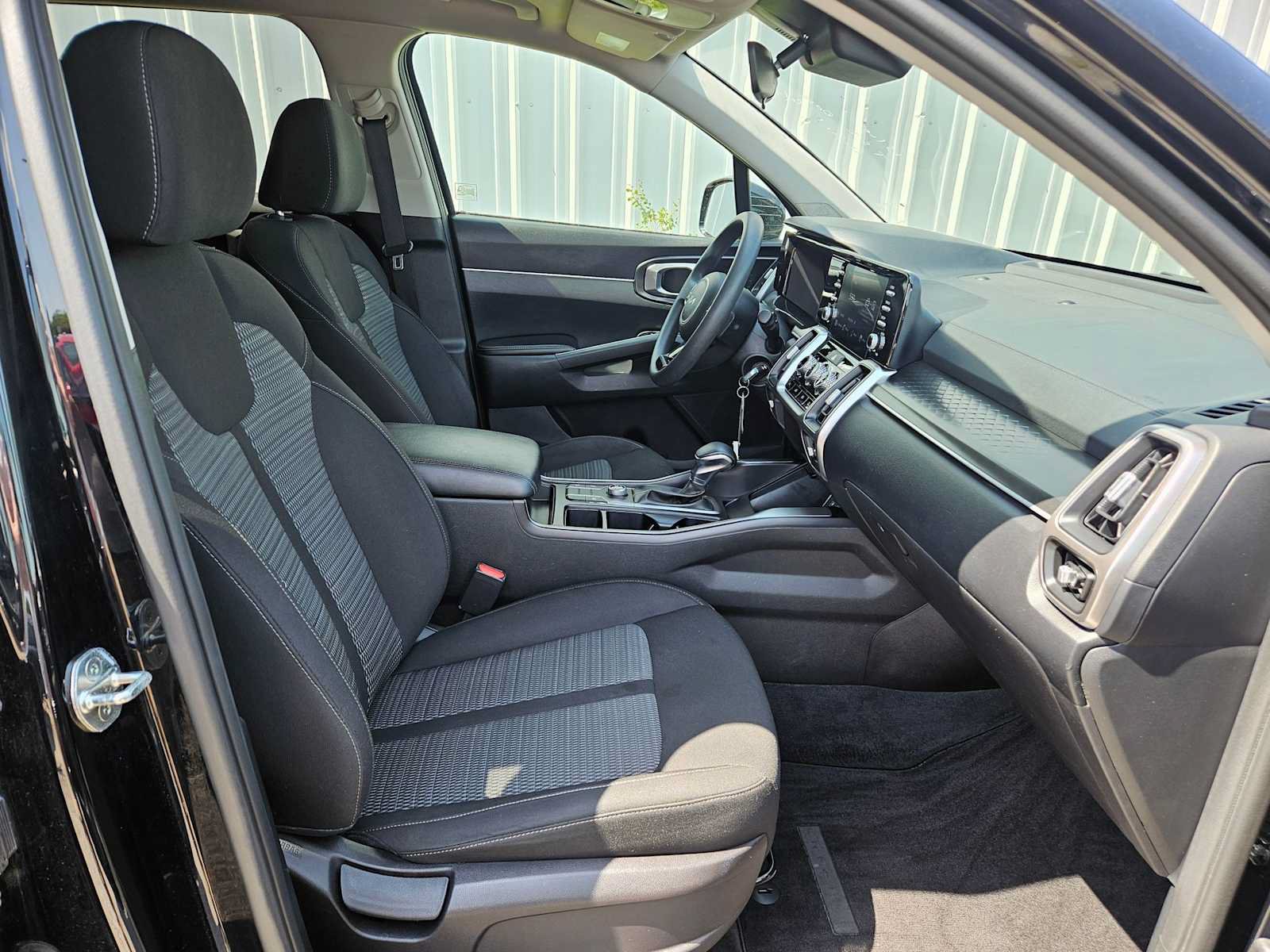 Used 2022 Kia Sorento LX FWD image 21