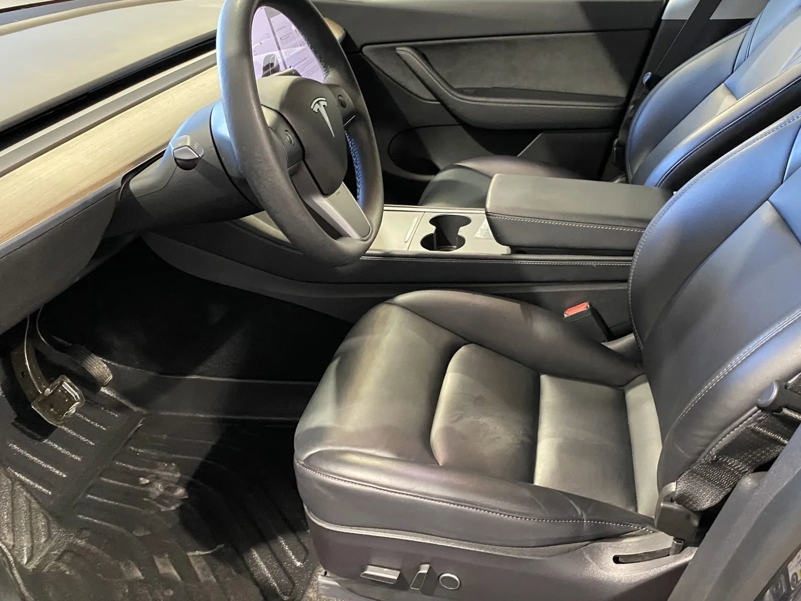 Used 2021 Tesla Model Y Long Range image 11