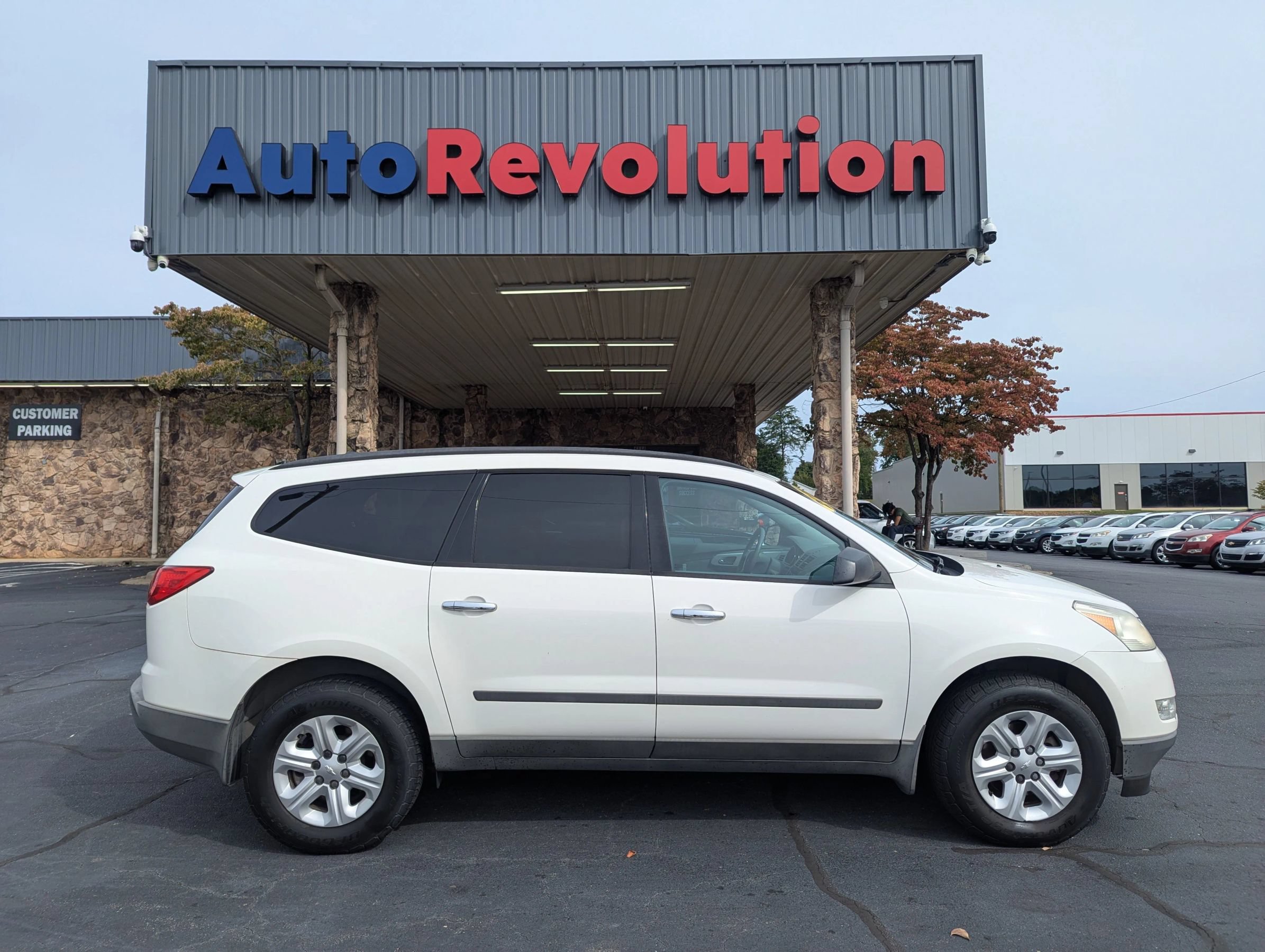 Used 2011 Chevrolet Traverse LS FWD image 8