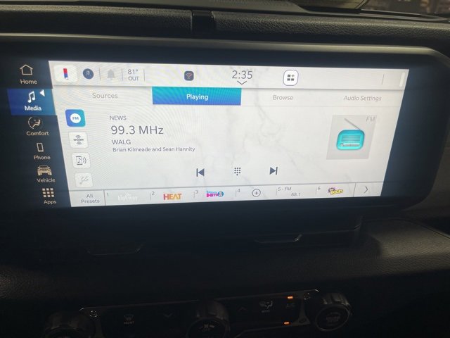 New 2025 Jeep Gladiator Sport image 17