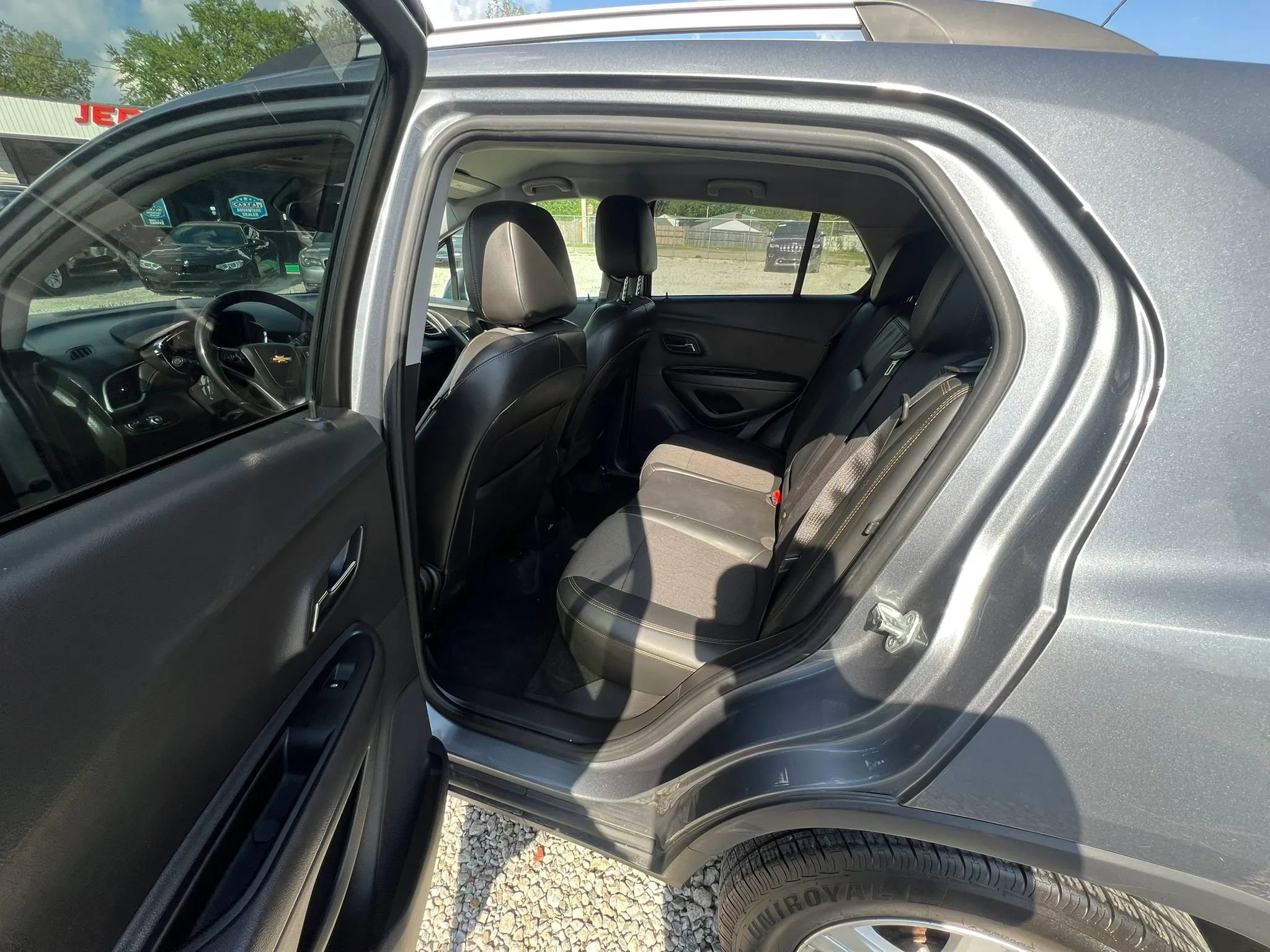 Used 2019 Chevrolet Trax LT w/ LT Convenience Package FWD image 8