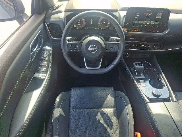 Used 2023 Nissan Rogue Platinum w/ Platinum Premium Package AWD/4WD image 11