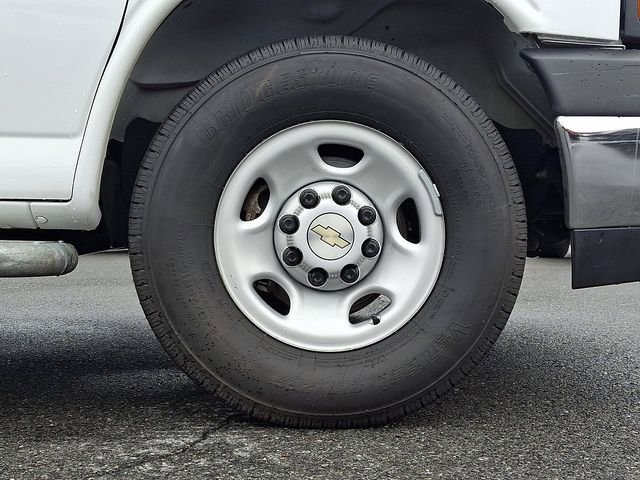 Used 2024 Chevrolet Express 2500 w/ Driver Convenience Package image 8