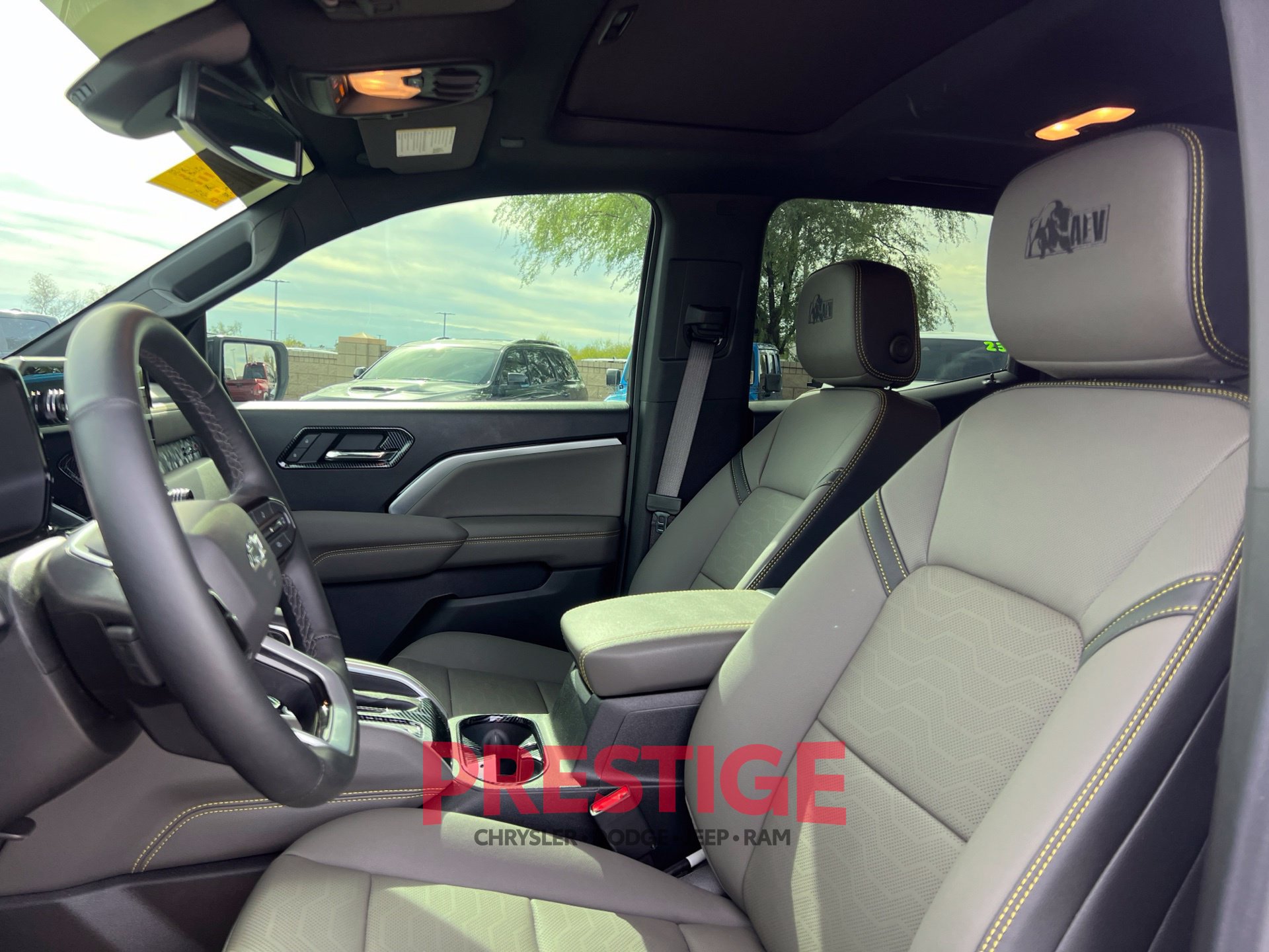 Used 2025 Chevrolet Colorado ZR2 w/ ZR2 Bison Edition AWD/4WD image 31