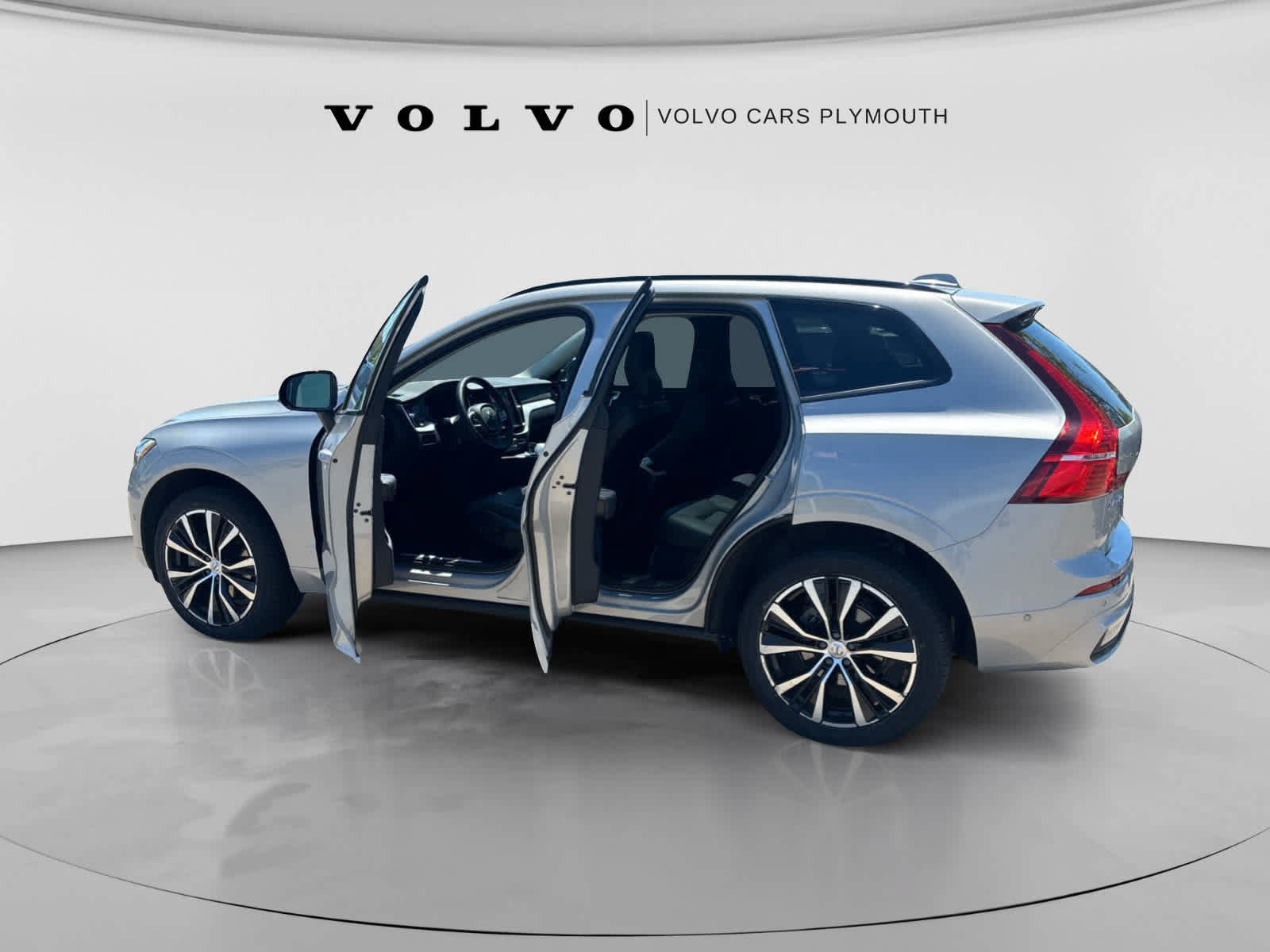 Used 2025 Volvo XC60 B5 Plus AWD/4WD image 26