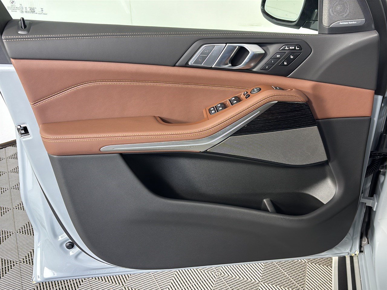 New 2027 BMW X7 xDrive40i w/ Executive Package AWD/4WD image 14