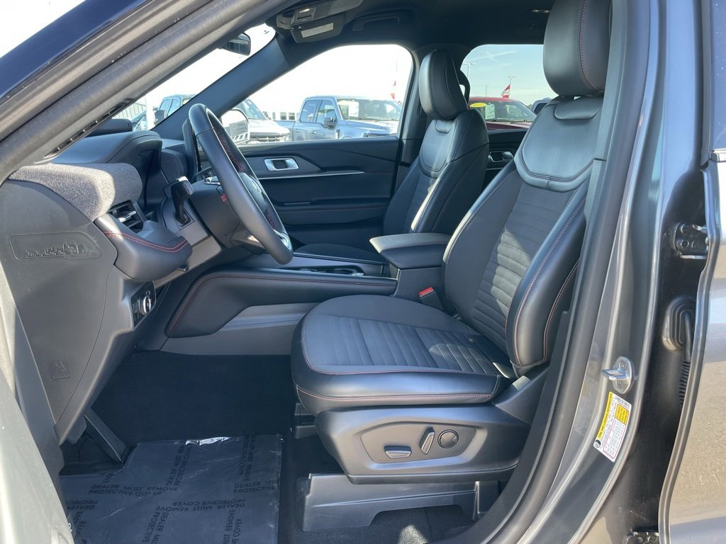 Used 2025 Ford Explorer ST-Line image 7
