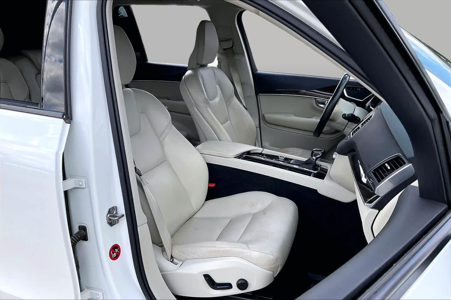 Used 2019 Volvo XC90 T6 Momentum w/ Advanced Package AWD/4WD image 9