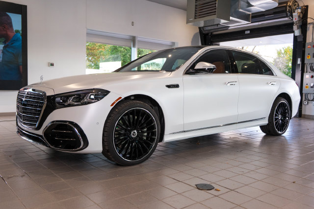 New 2027 Mercedes-Benz S 580 4MATIC Sedan image 3