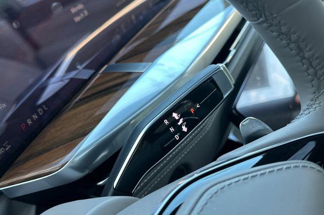 New 2026 Cadillac Escalade ESV Platinum Sport w/ LPO, ONYX Package image 26