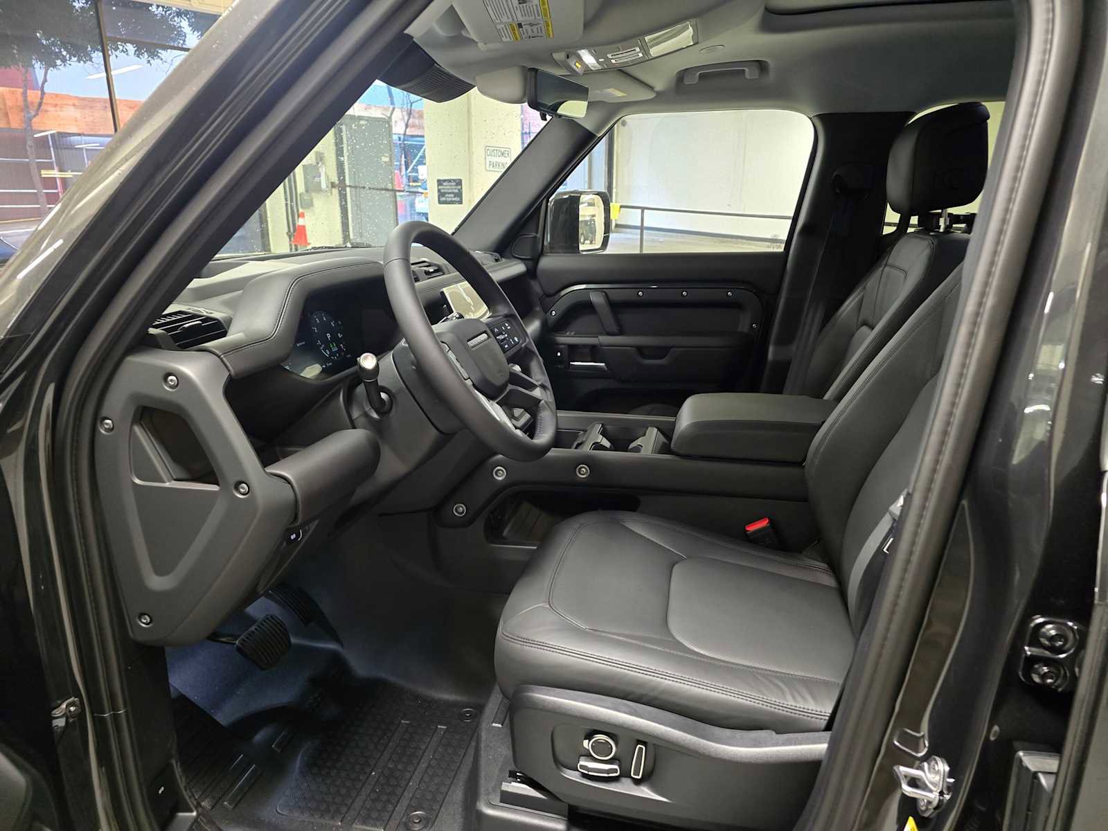 New 2026 Land Rover Defender 130 X-Dynamic SE image 22