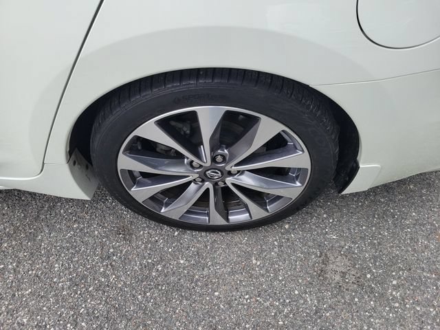 Used 2021 Nissan Maxima Platinum w/ Sport Mat Group FWD image 6