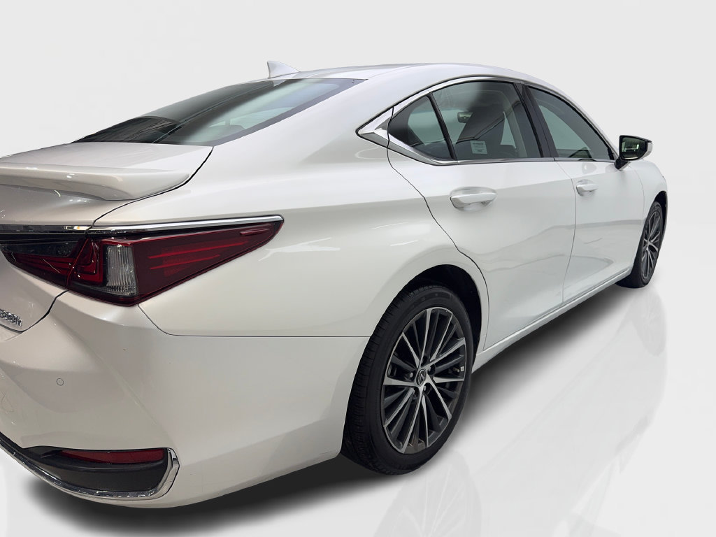 Used 2025 Lexus ES 300h w/ Premium Package FWD image 15