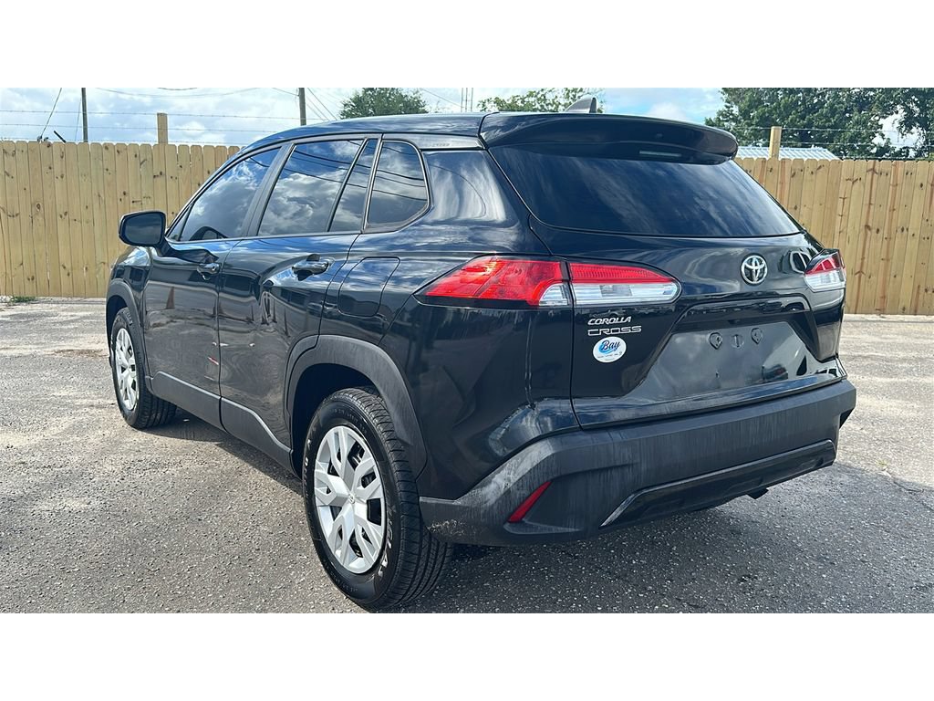 Used 2022 Toyota Corolla Cross L FWD image 3