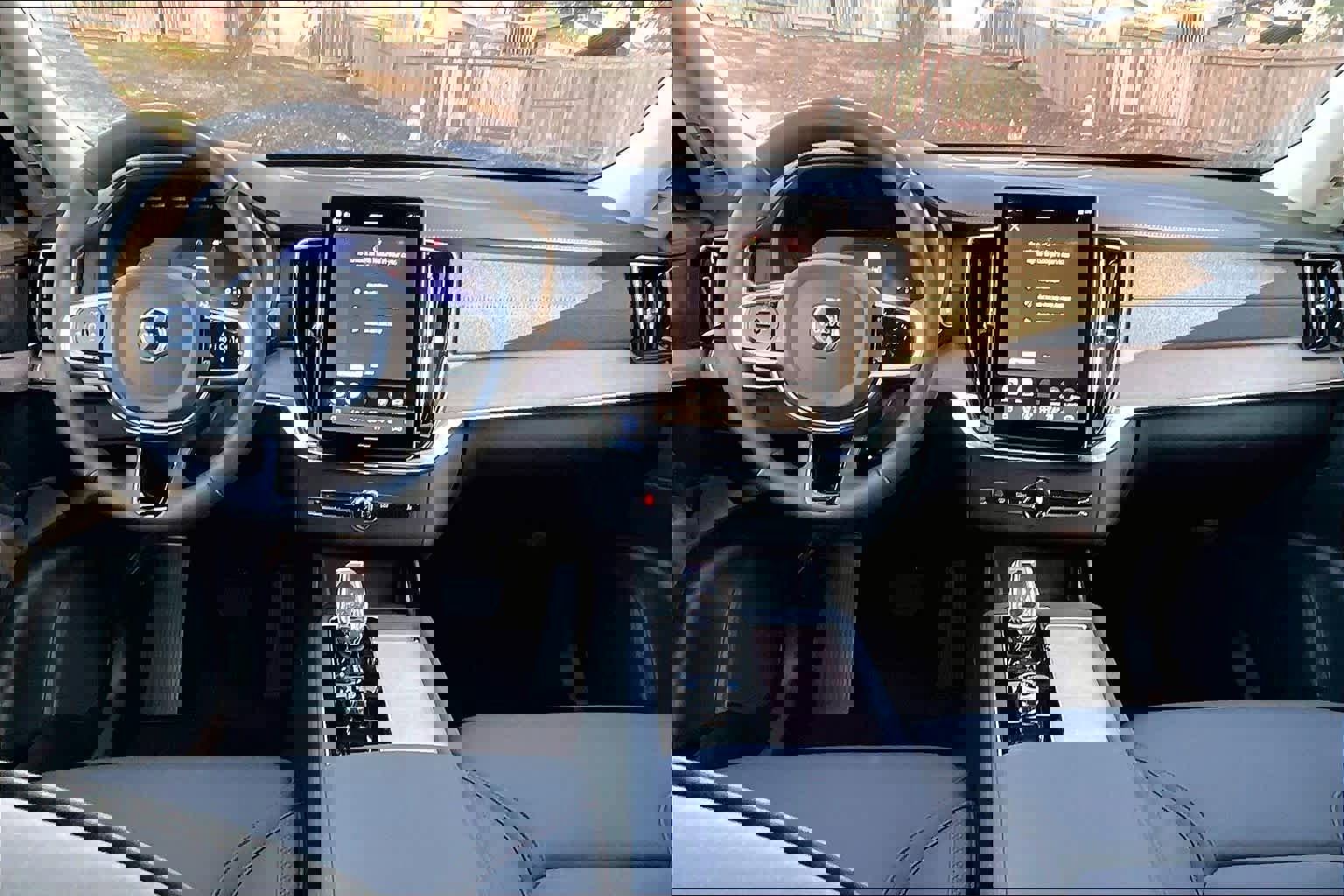 New 2026 Volvo XC90 B5 Plus w/ Protection Package image 7