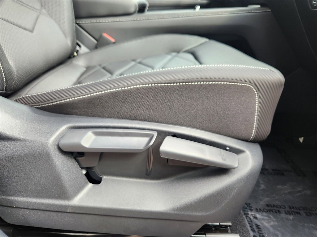 New 2025 Volkswagen Atlas Cross Sport SE image 19