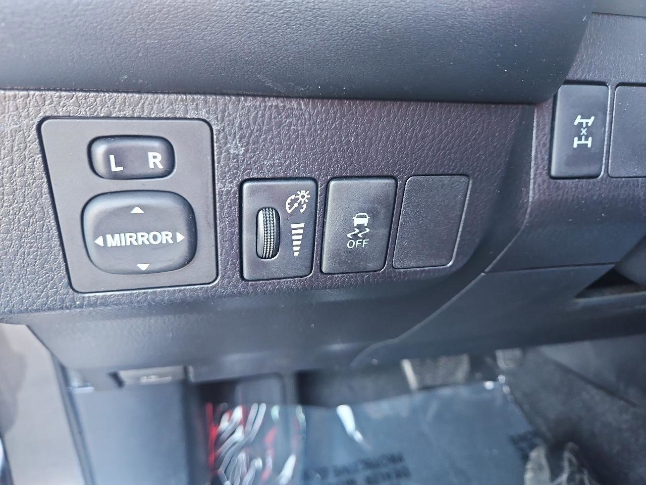 Used 2014 Toyota RAV4 XLE AWD/4WD image 24