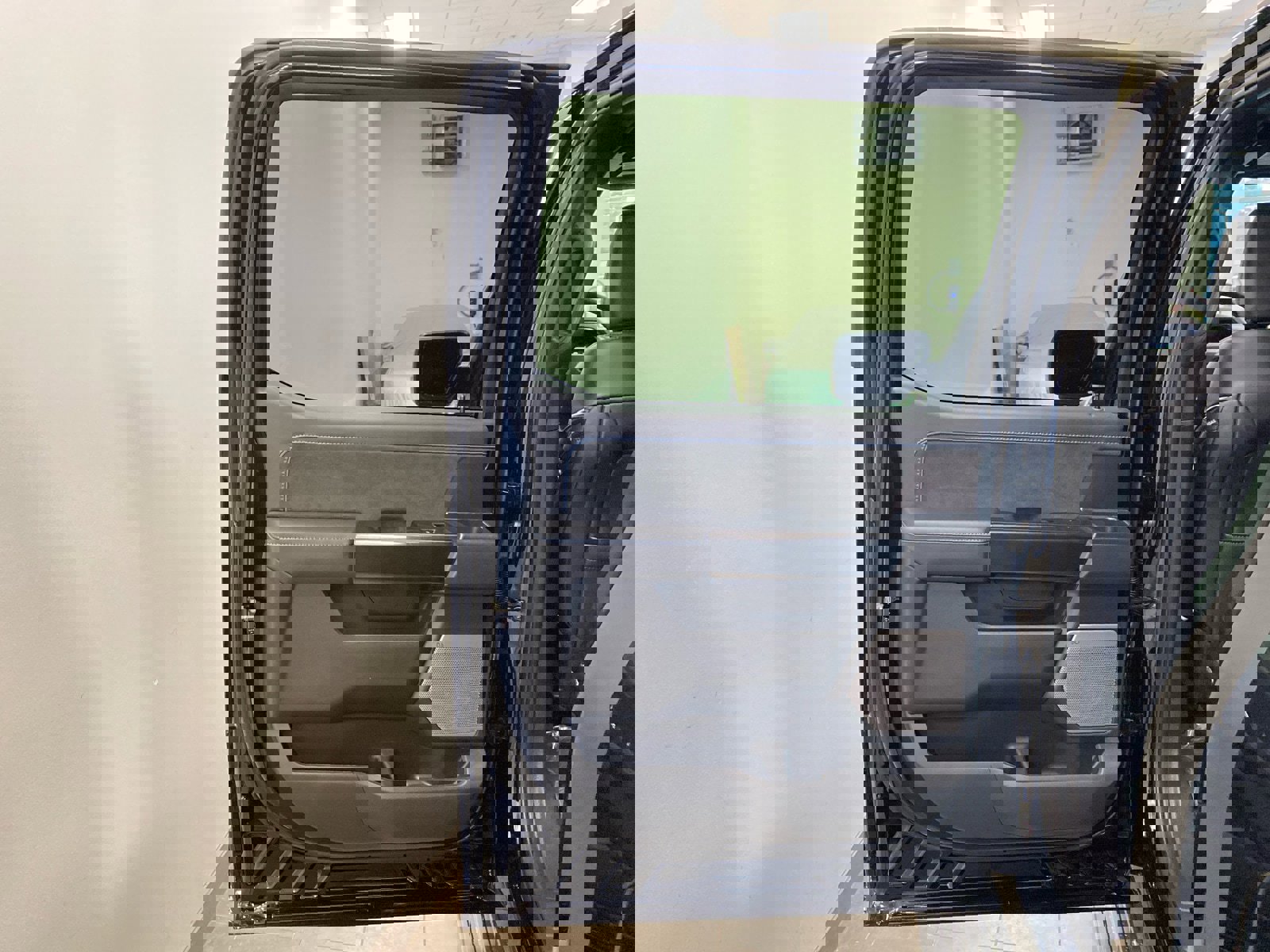 New 2025 Ford F150 Platinum image 9