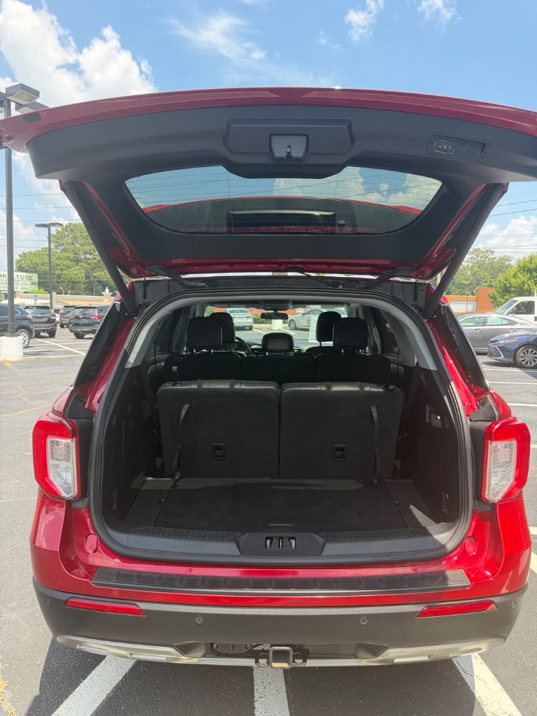 Used 2021 Ford Explorer XLT w/ Equipment Group 202A AWD/4WD image 25