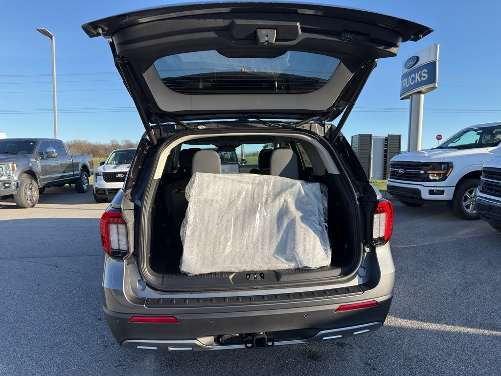 New 2026 Ford Explorer Active w/ Active Comfort Package RWD image 17