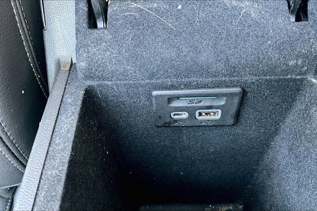 Used 2024 Cadillac XT6 Luxury w/ LPO, Floor Liner Package image 28