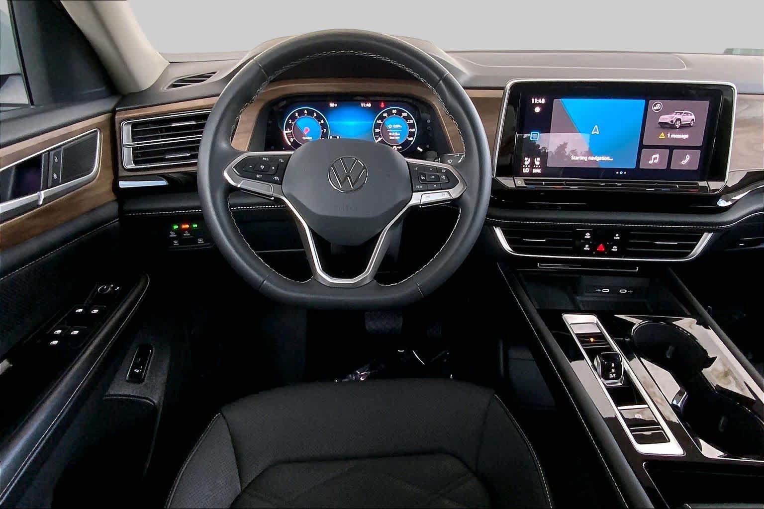 Used 2024 Volkswagen Atlas SE FWD image 6