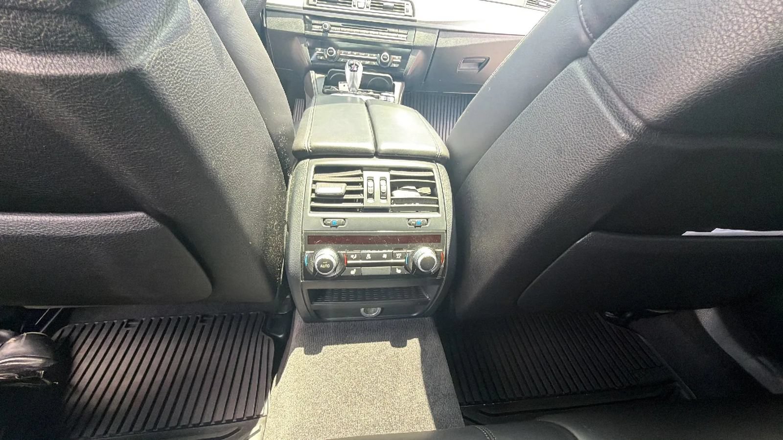 Used 2013 BMW M5 RWD image 23