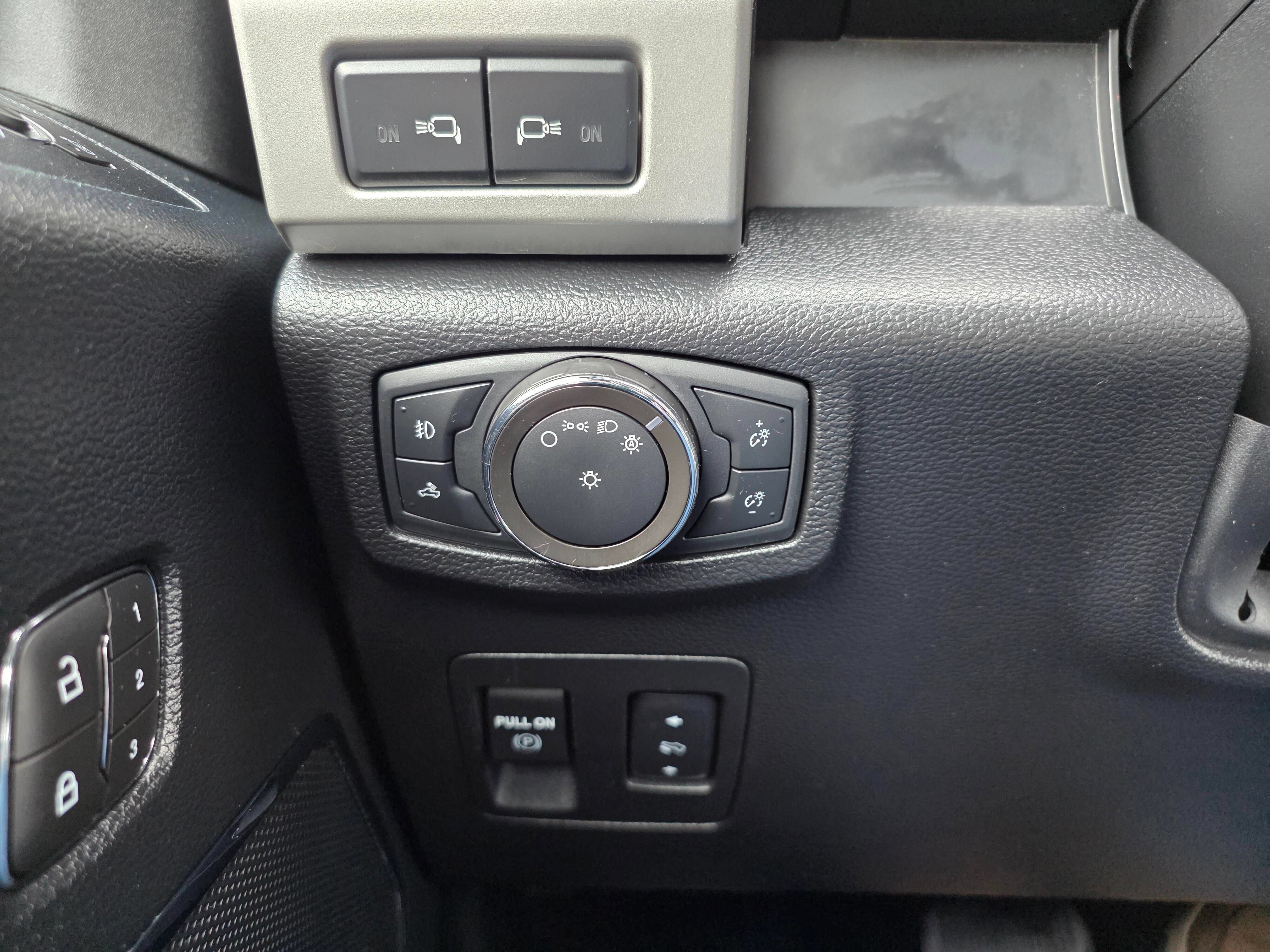 Used 2020 Ford F150 Lariat w/ Equipment Group 502A Luxury AWD/4WD image 22
