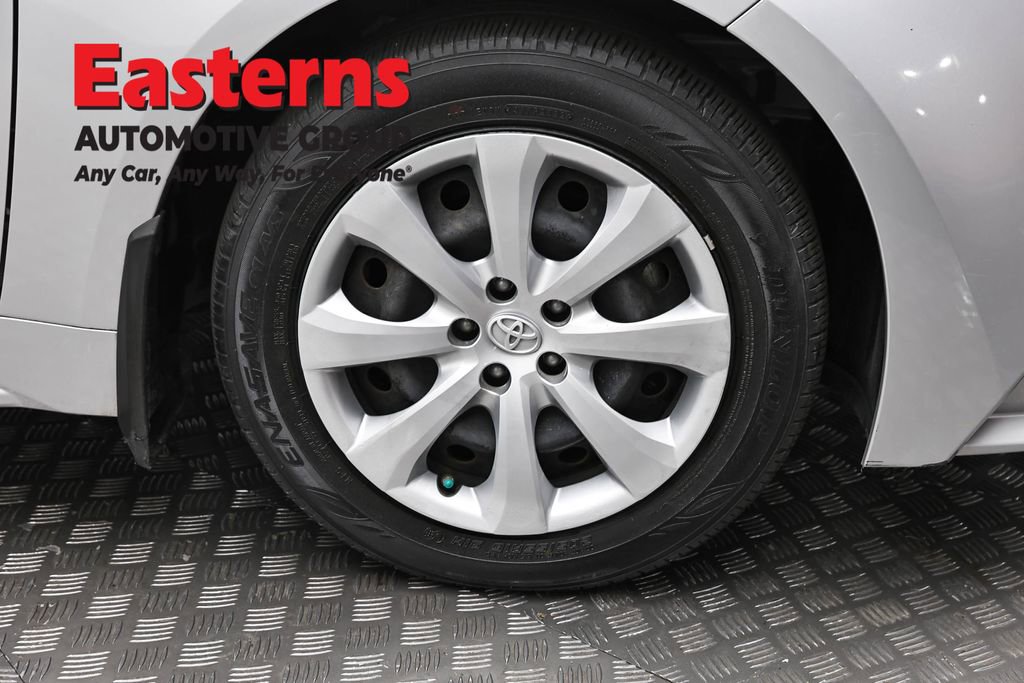 Used 2022 Toyota Corolla LE FWD image 30