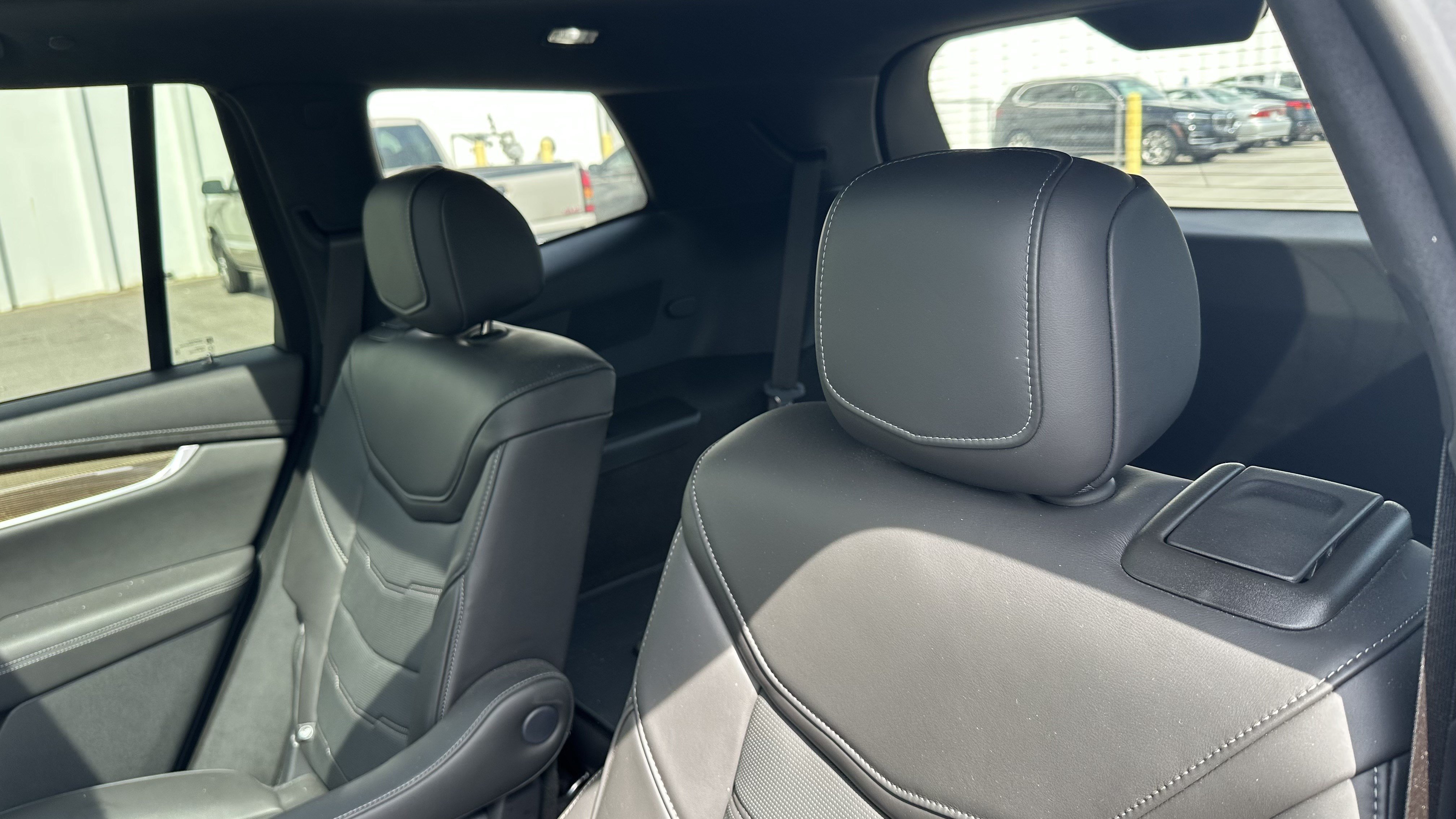 Used 2022 Cadillac XT6 Premium Luxury w/ Platinum Package AWD/4WD image 32