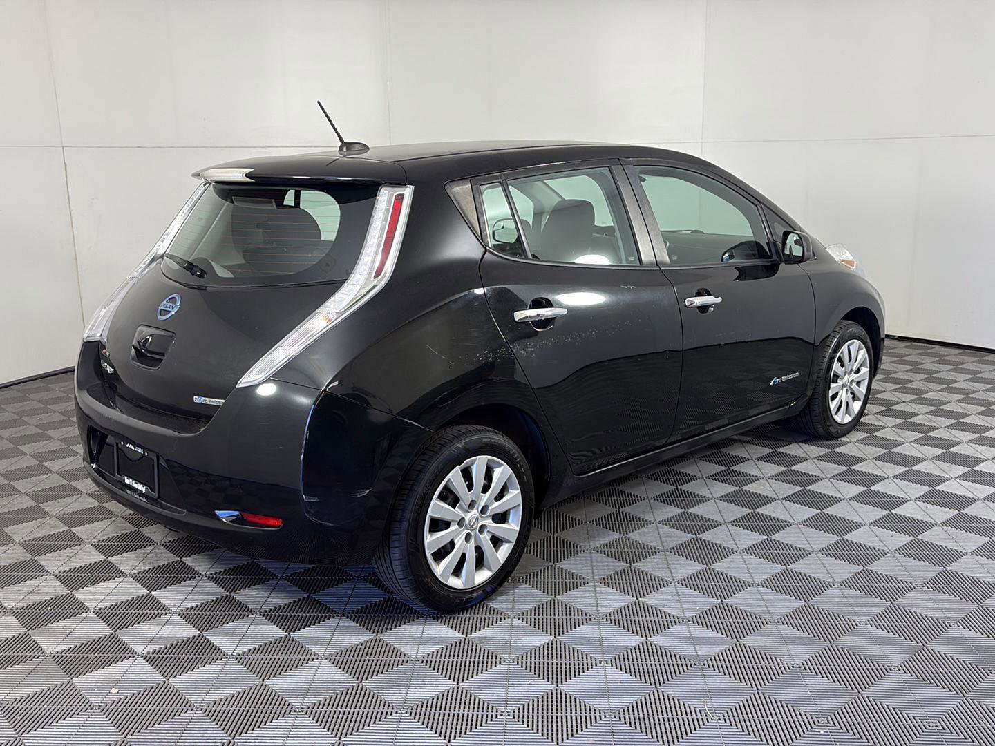 Used 2015 Nissan Leaf S w/ Charge Package image 5
