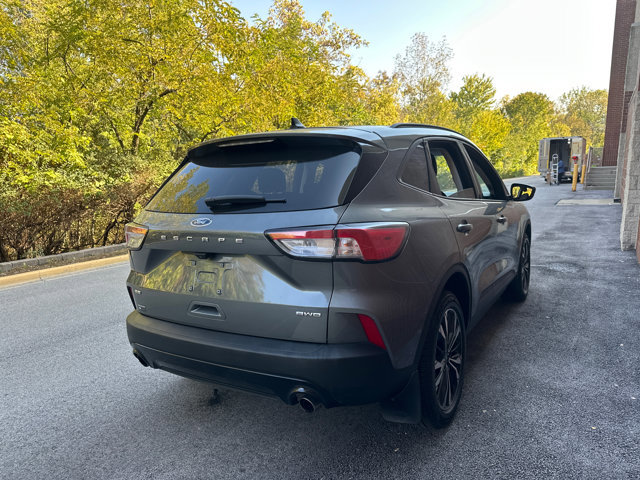 Used 2022 Ford Escape SE w/ SE Sport Appearance Package image 8