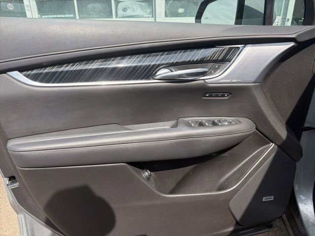 Used 2023 Cadillac XT6 Premium Luxury w/ Technology Package image 21