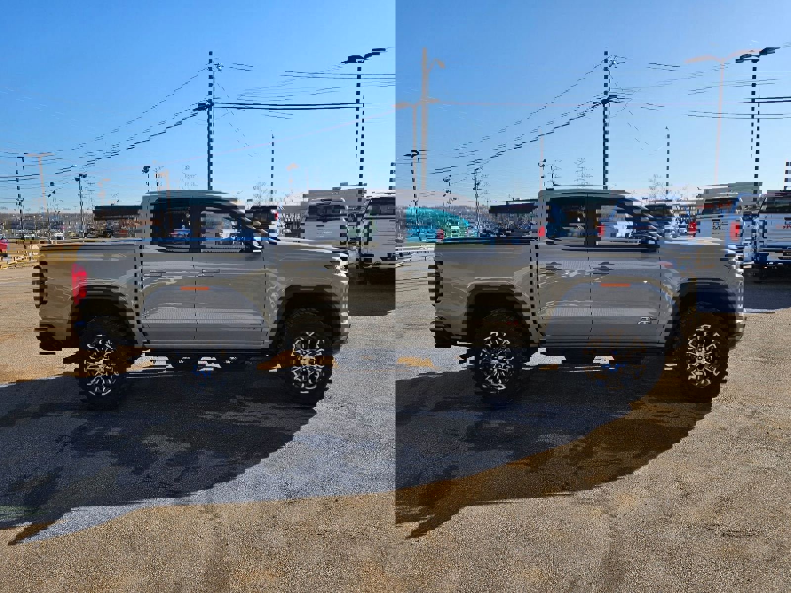 Used 2024 GMC Canyon AT4 w/ Technology Package image 7