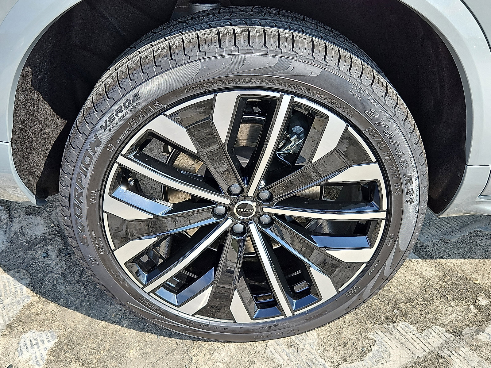 New 2026 Volvo XC90 B6 Ultra w/ Protection Package image 7