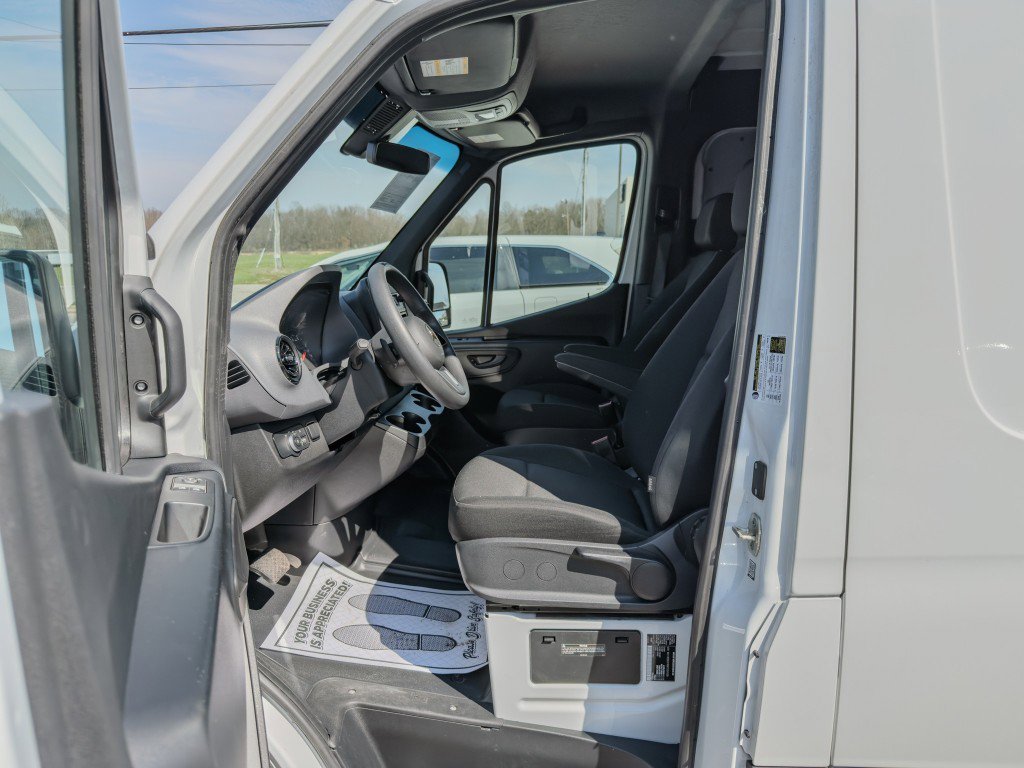 Used 2021 Mercedes-Benz Sprinter 2500 w/ Driver Convenience Package image 17