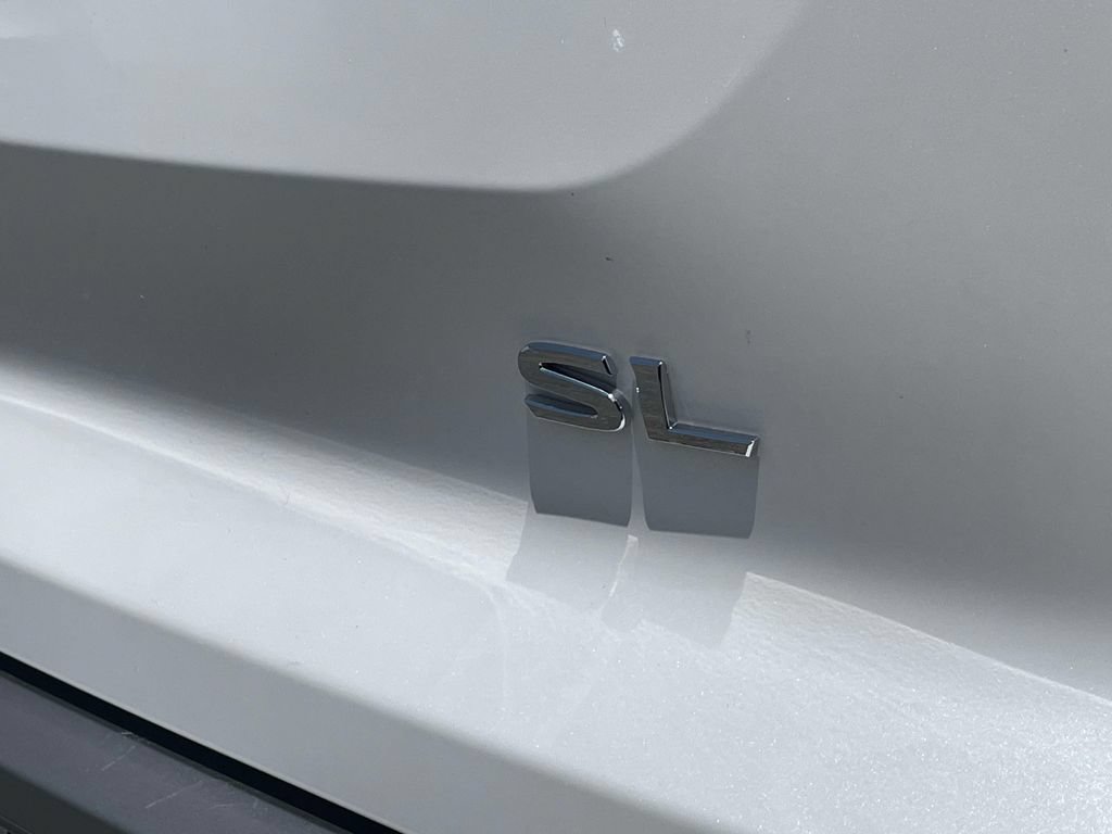 Used 2025 Nissan Pathfinder SL FWD image 9