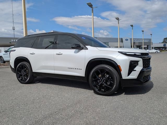 Used 2024 Chevrolet Traverse RS image 2