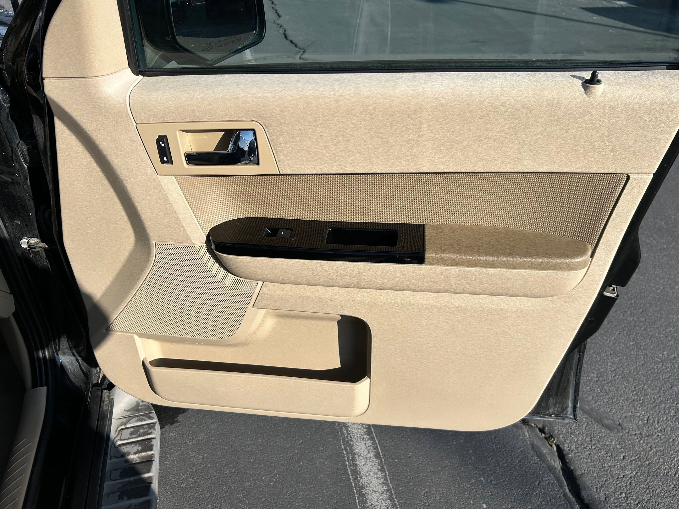 Used 2010 Ford Escape Limited image 27