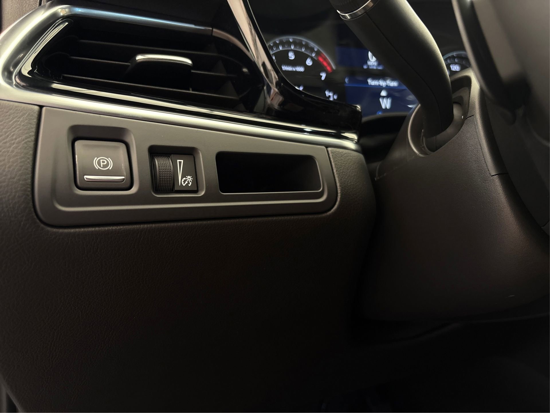 New 2025 Cadillac XT6 Luxury image 20